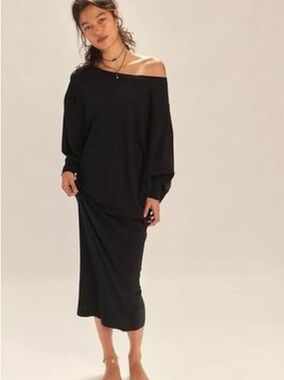 Off-Shoulder Black Maxi Dress